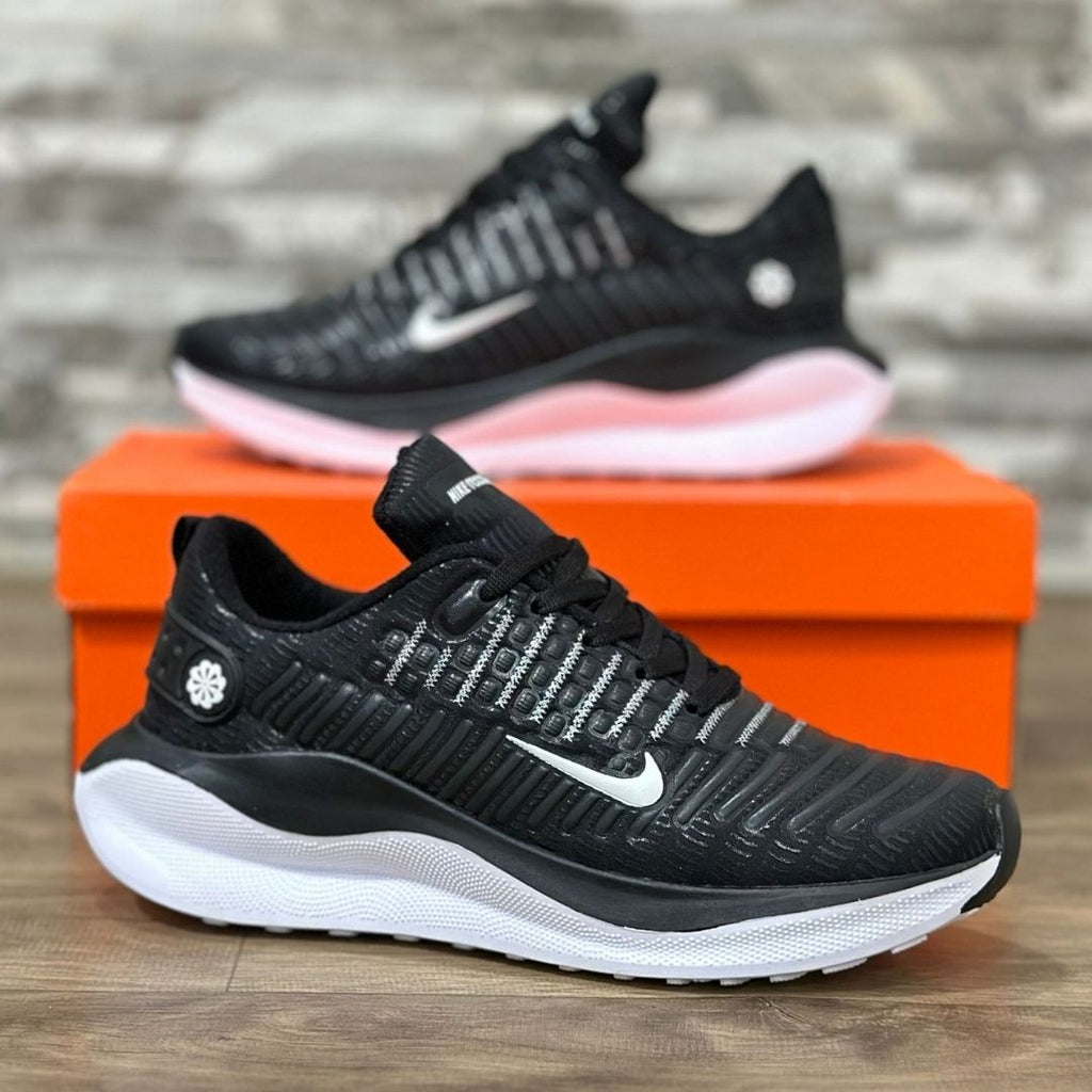 NIKE INFINITY FLY