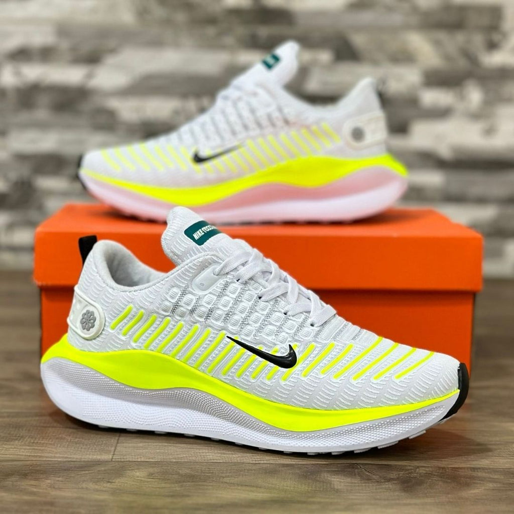 NIKE INFINITY FLY